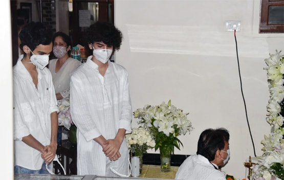 पंडित जसराज के अंतिम दर्शन को पहुंचे संगीत जगत के दिग्गज, देखें PHOTOS