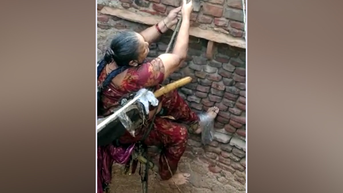 महिला का रेस्क्यू.