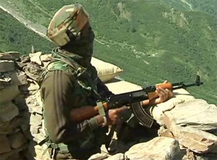 कश्मीर में LoC पर पहली बार भारतीय महिला सैनिक तैनात, देखें तस्वीरें