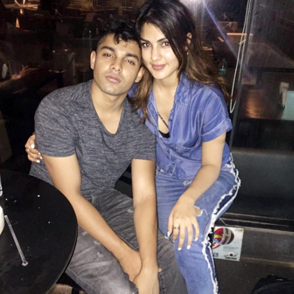 रिया चक्रवर्ती-शोव‍िक चक्रवर्ती