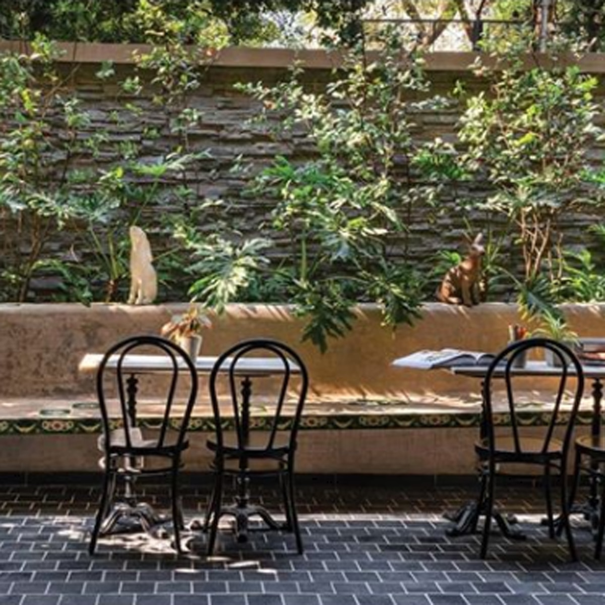 कंगना ऑफिस