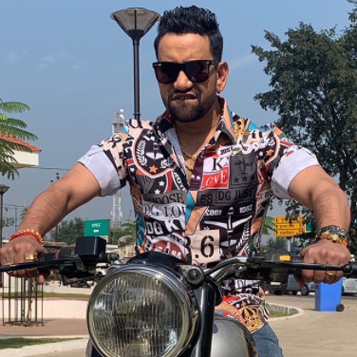 दिनेश लाल यादव