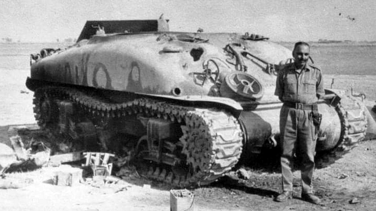 पाकिस्तान के लाहौर जिले में भारतीय सेना के अफसर.