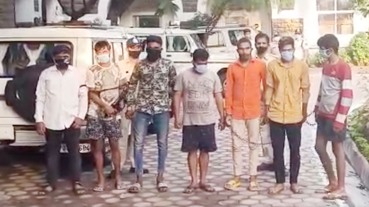 सेक्स रैकेट चलाने वाले गैंग का पर्दाफाश (फोटो आजतक)