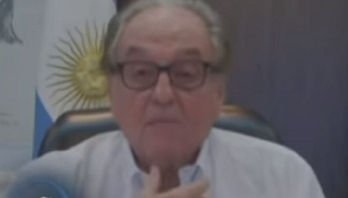 लाइव संसद सत्र में सांसद ने चूमा प्रेमिका का प्राइवेट पार्ट