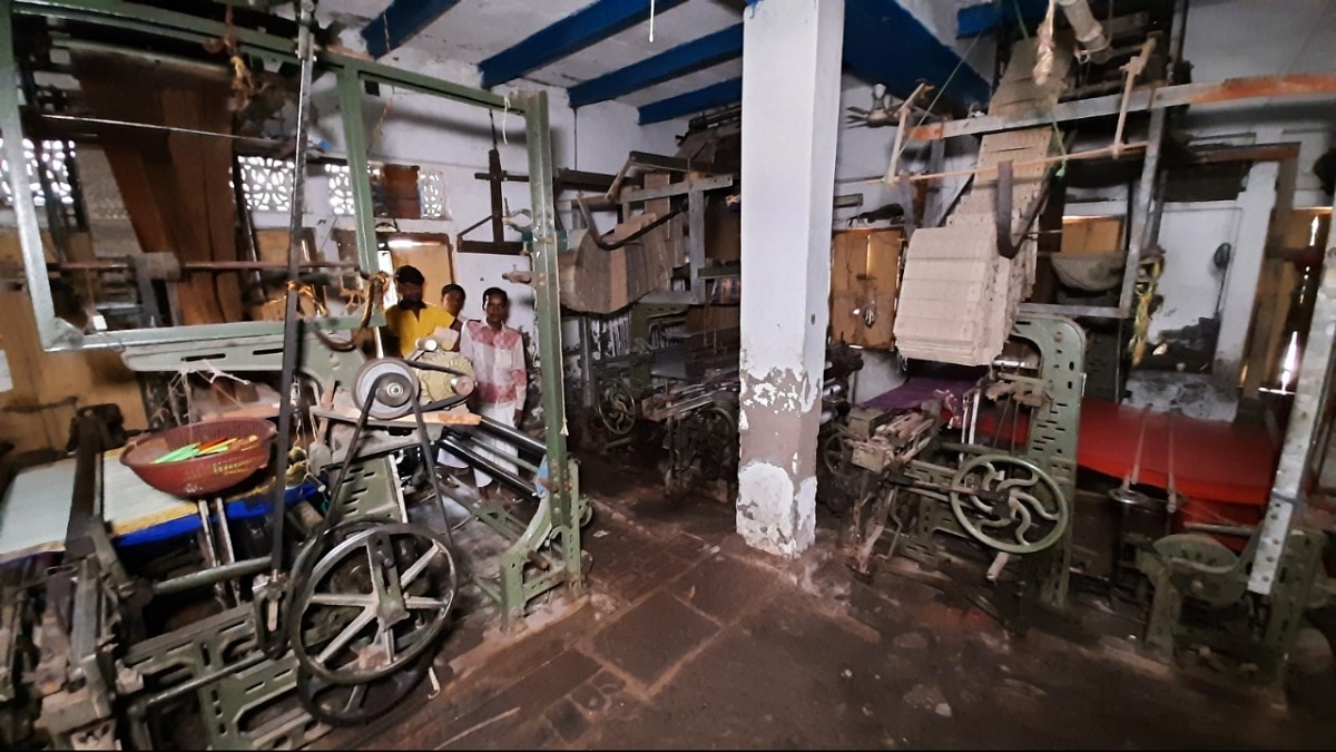 वाराणसी के बुनकरों की हड़ताल