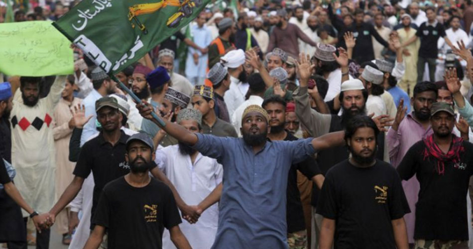 फ्रांस के खिलाफ प्रदर्शन