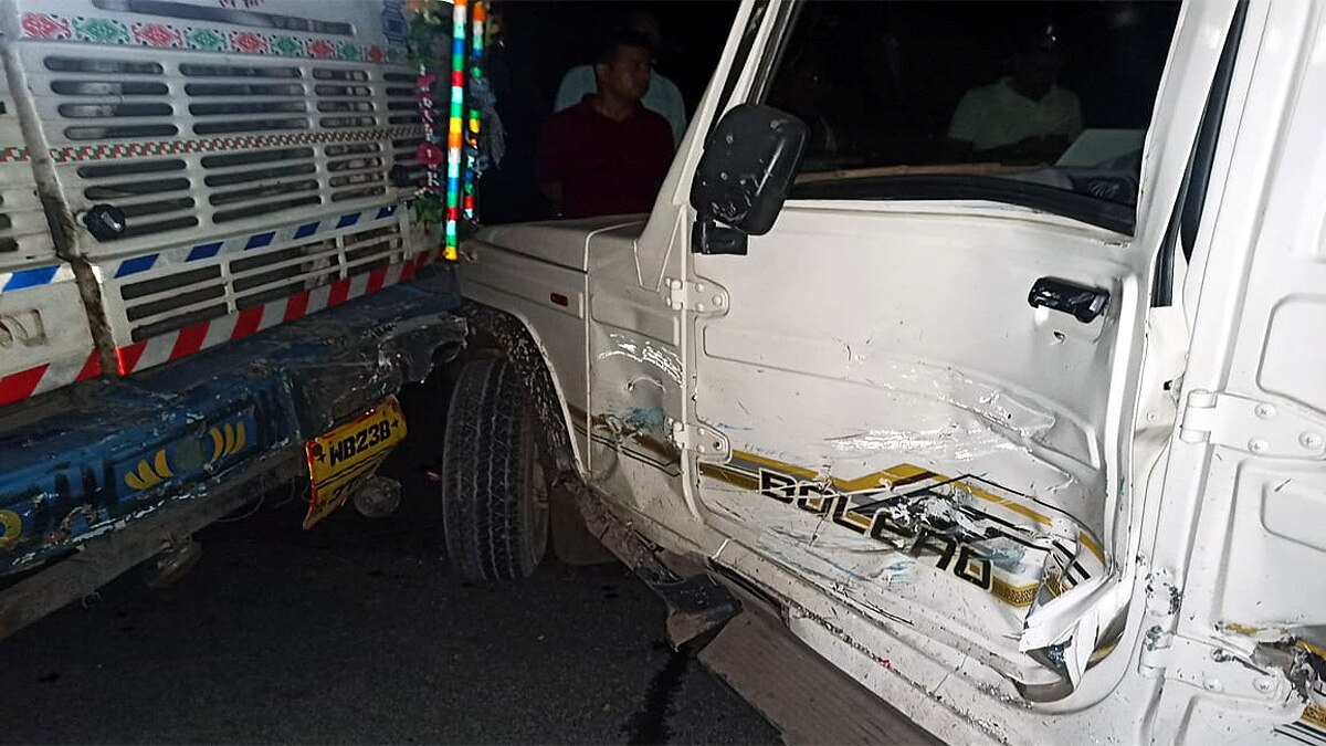 Chhapra Country alcohol filled truck hit police van