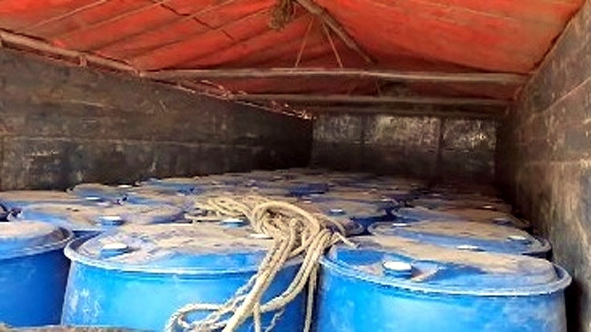 Chhapra Country alcohol filled truck hit police van