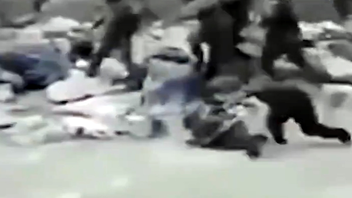 News Video of Chinese Troops Fighting with Indian Soldiers