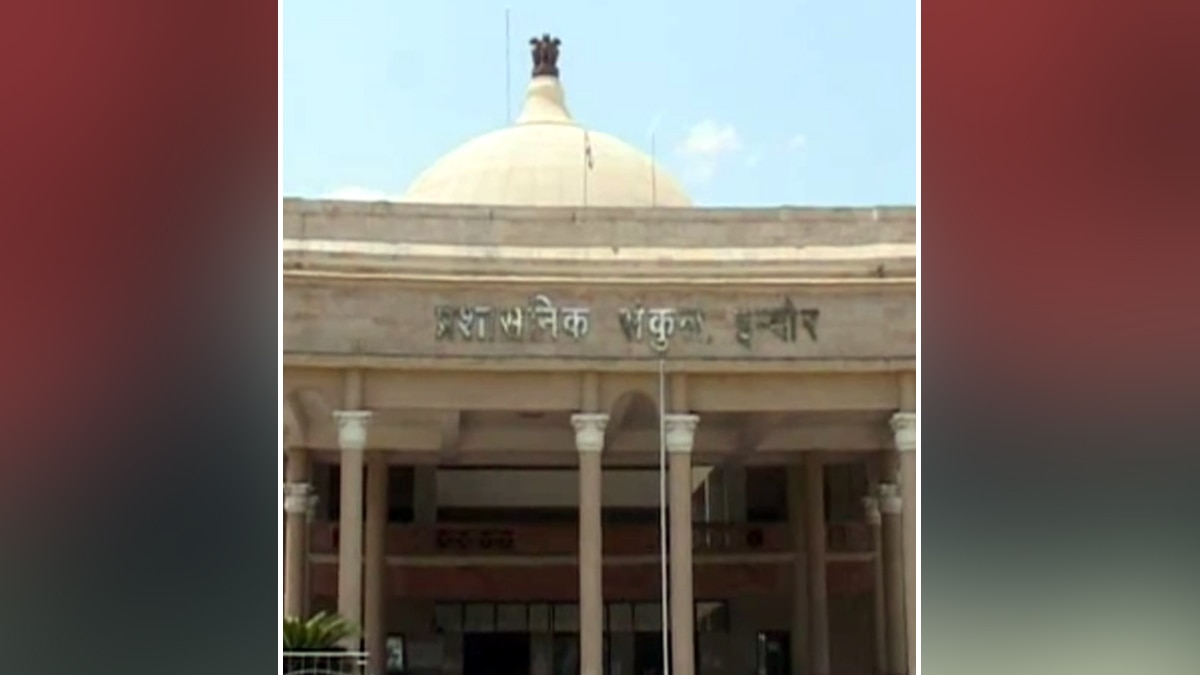 मुख्यमंत्री को ठंडा खाना दिया तो अधिकारी सस्पेंड, राजनीति तेज हुई तो हुए बहाल   