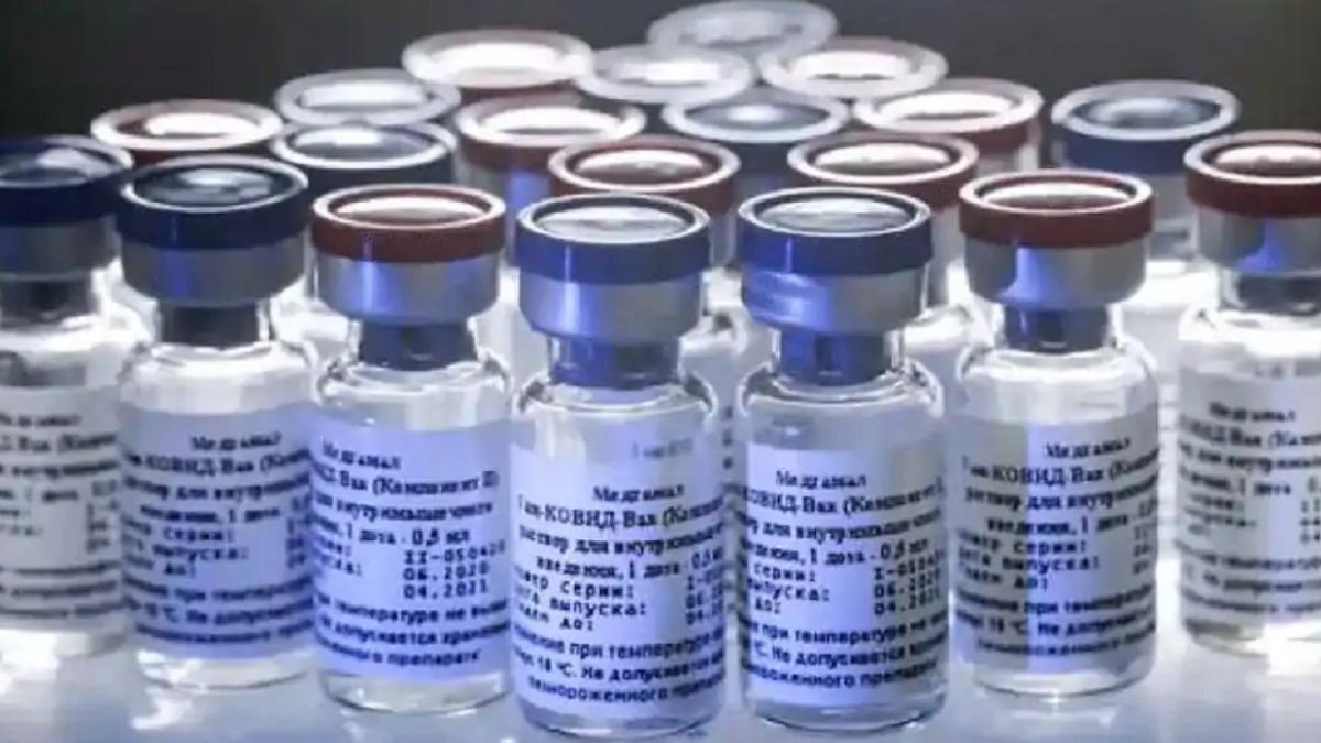 कोविड-19 की वैक्सीन पहले किसे मिले?