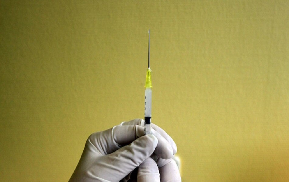 सबसे पहले किसे मिलनी चाहिए वैक्सीन?