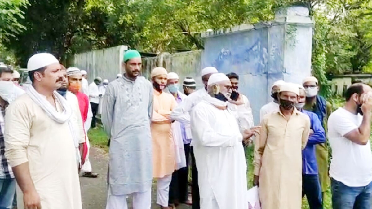 कोविड पॉजिटिव का शव बदल गया (फोटो आजतक)