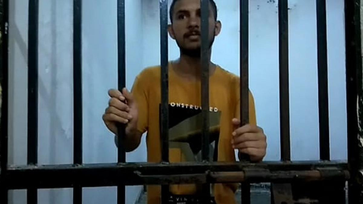 अपराध की दुनिया छोड़ अब बनेगा कानून का रक्षक