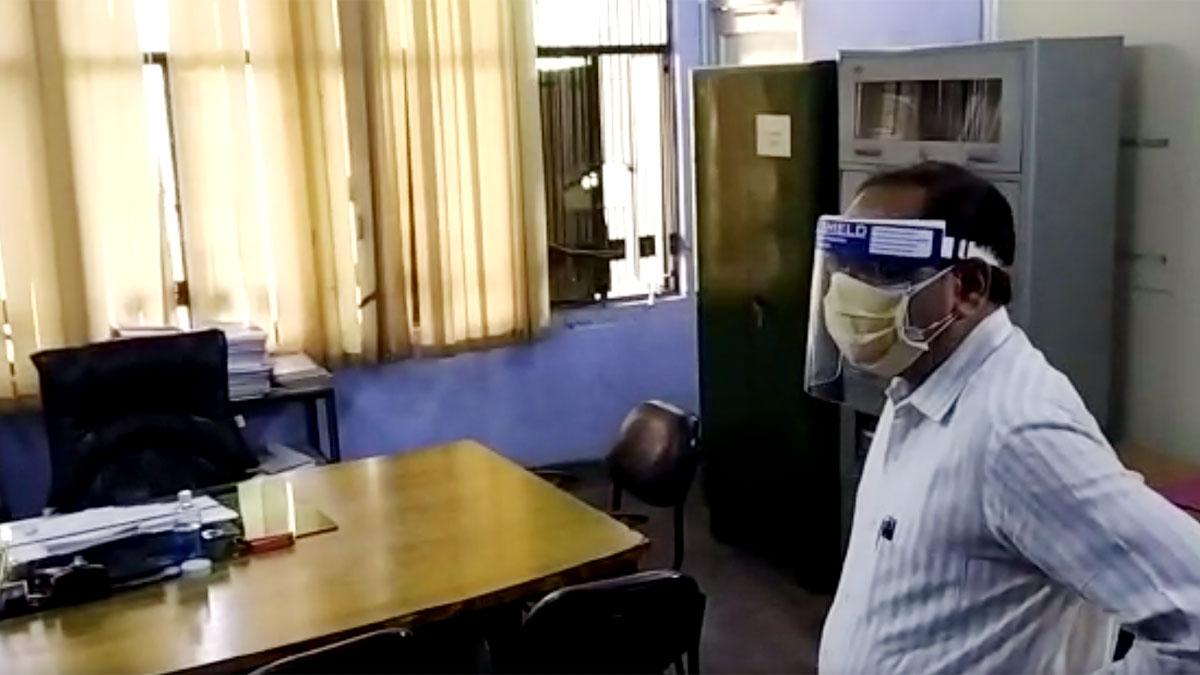 डीएम अजय शंकर पांडे (फोटो आजतक)