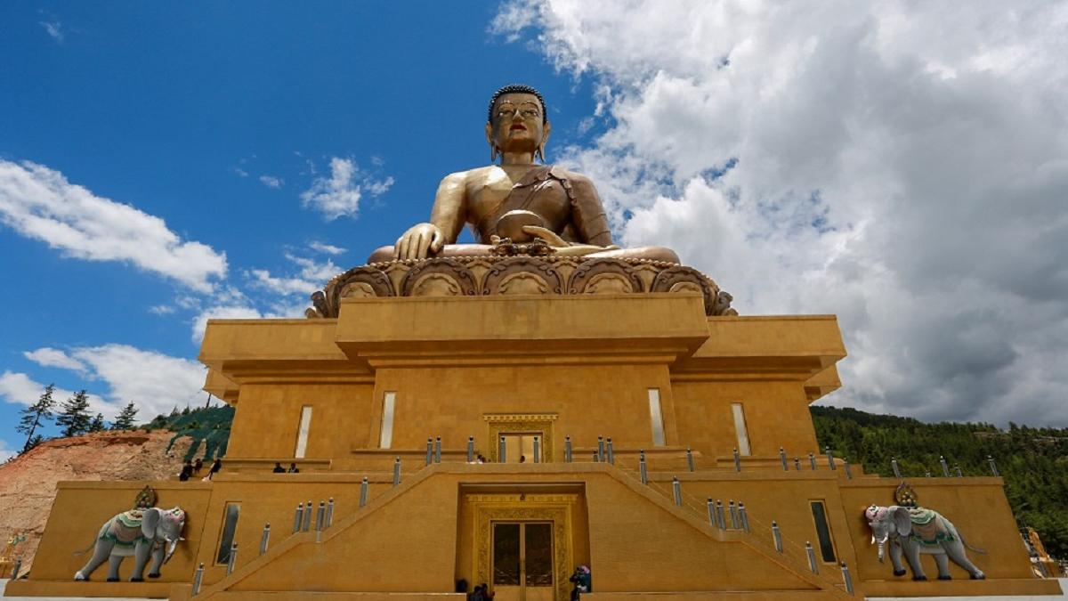 टूरिस्ट के बीच क्यों फेमस दुनिया का सबसे खुशहाल देश भूटान