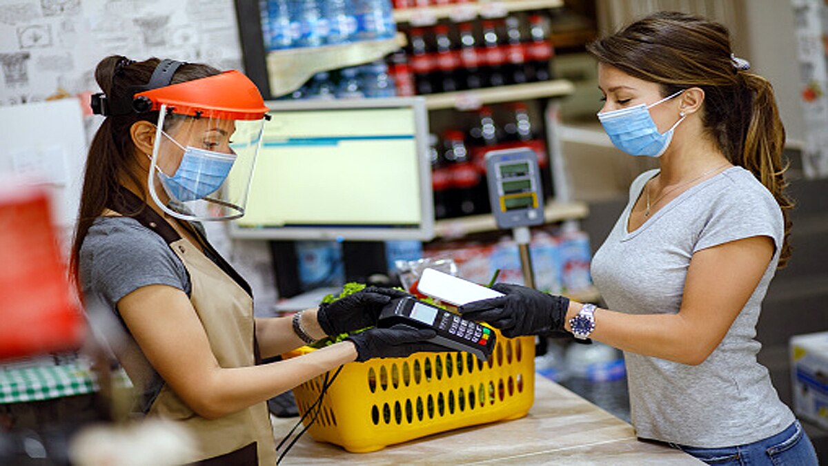 Face shields ineffective at trapping Coronavirus