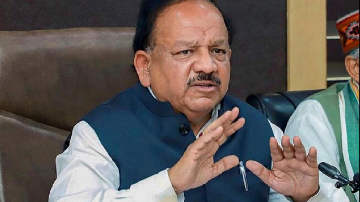 बुजुर्ग-ज्यादा बीमार लोगों को इमरजेंसी में वैक्सीन देने पर विचार: डॉ. हर्षवर्धन