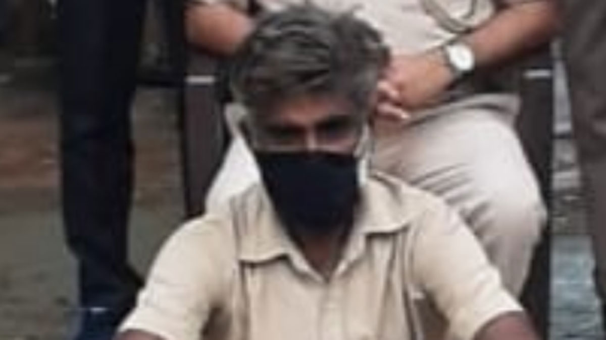 पुलिस ने हत्यारे राजू को गिरफ्तार किया (फोटो आजतक)