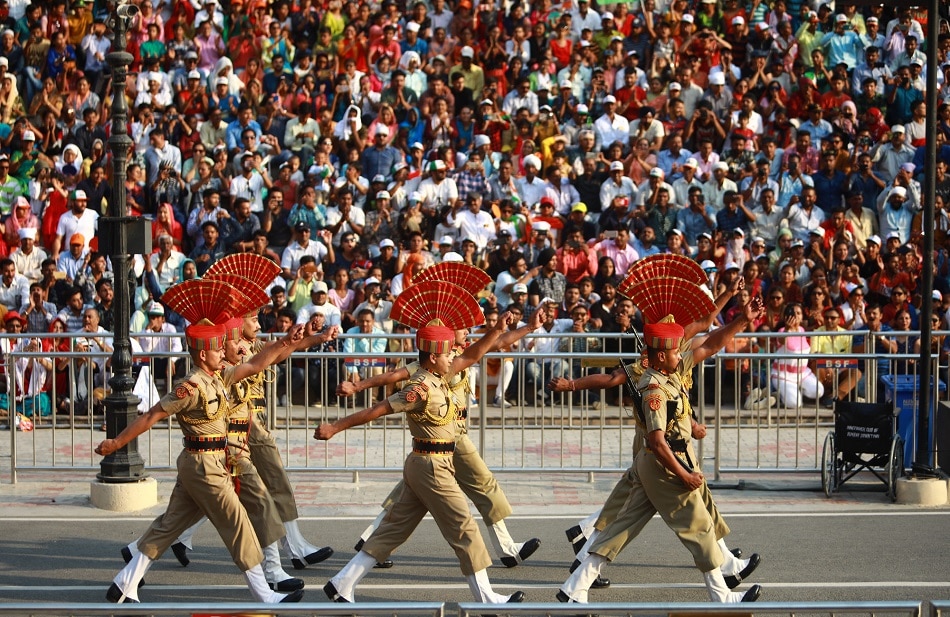 देश के शूरवीरों की कदम ताल