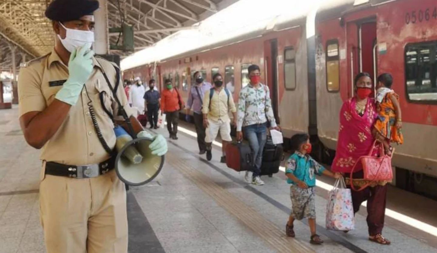 बेकरी की आड़ में हैक करता था IRCTC