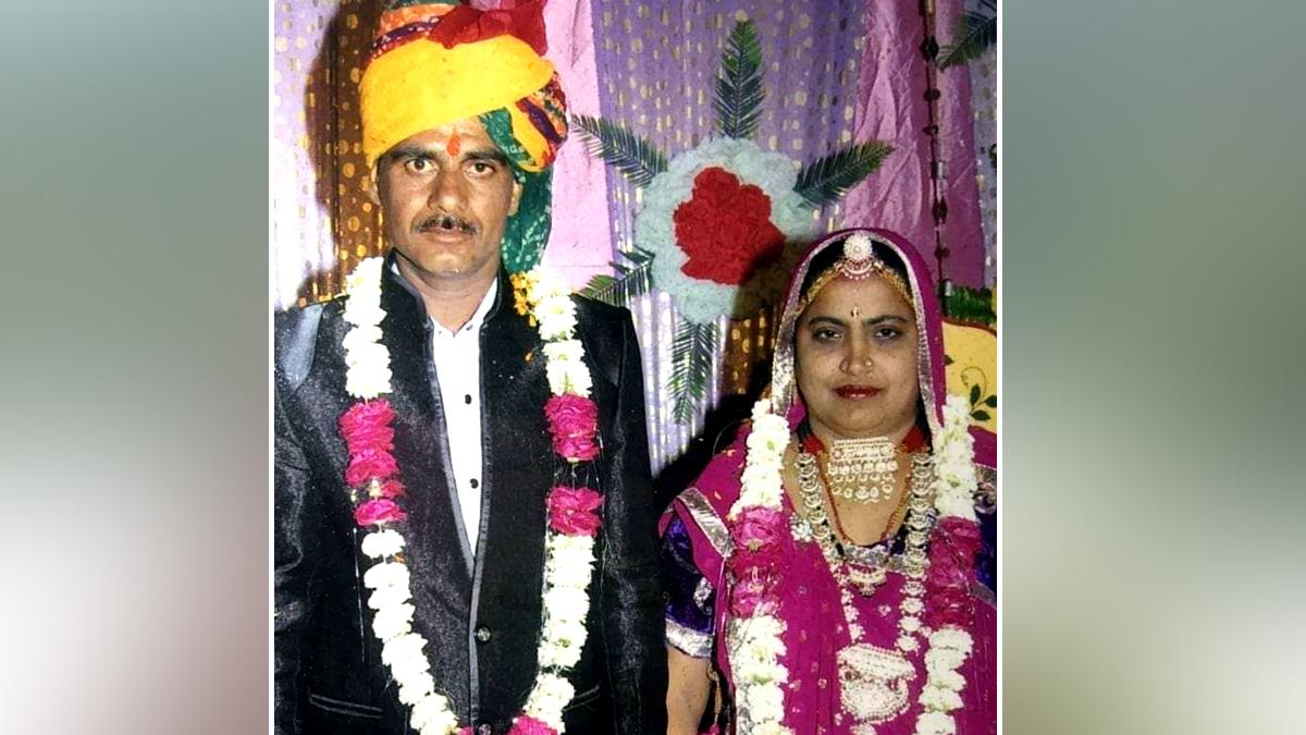 मृतक दंपती.