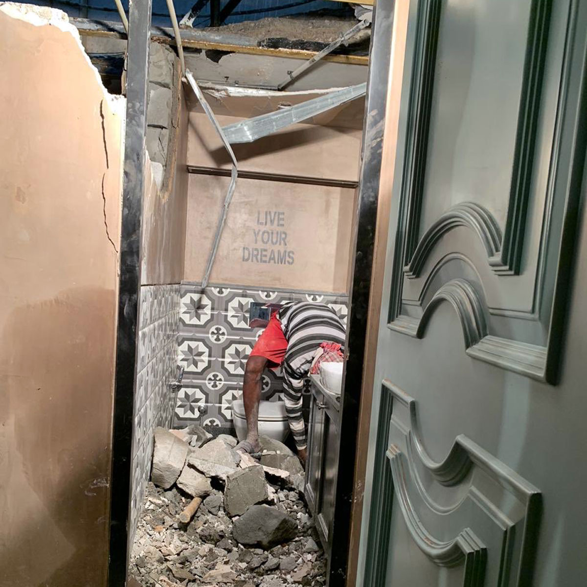 कंगना का दफ्तर