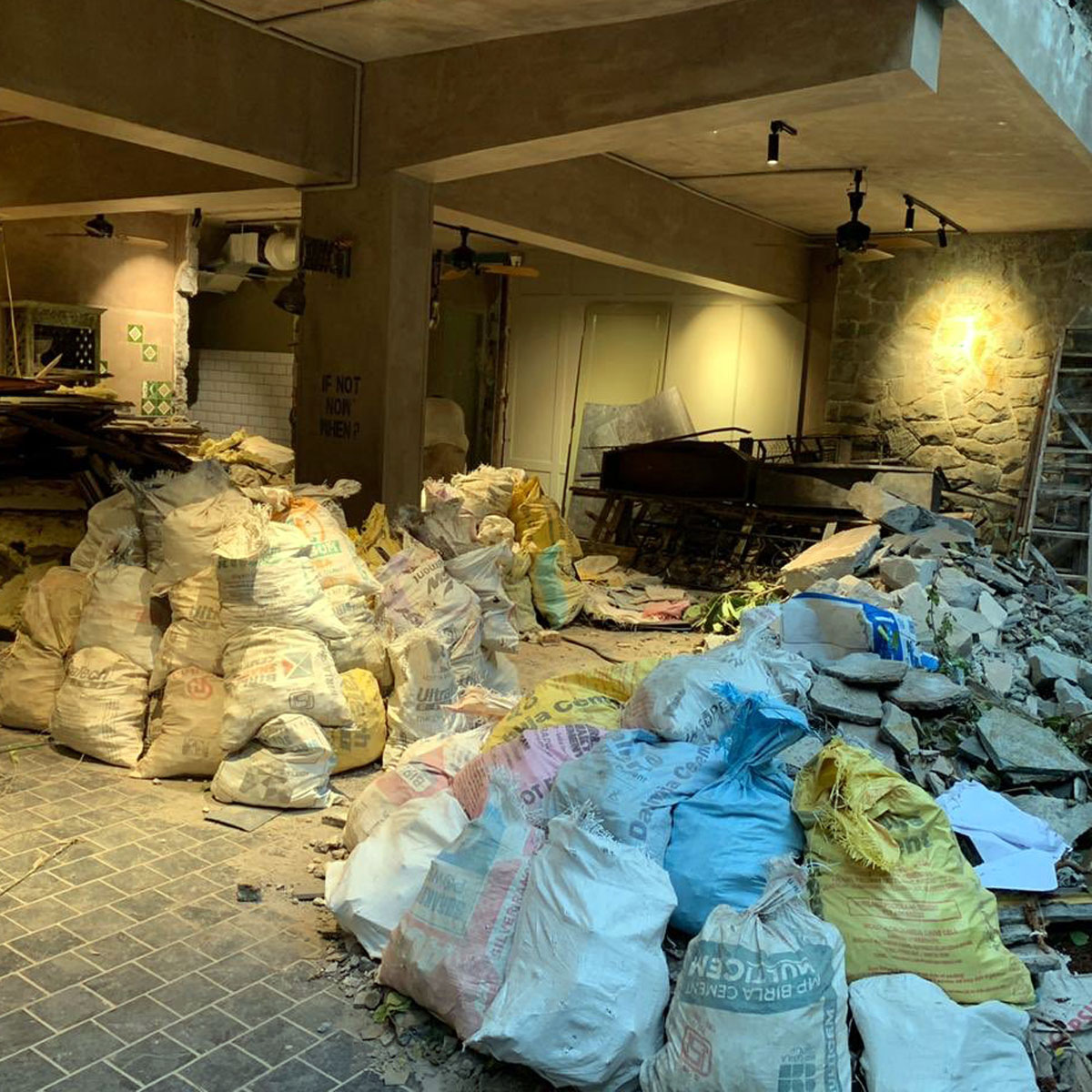 कंगना का दफ्तर