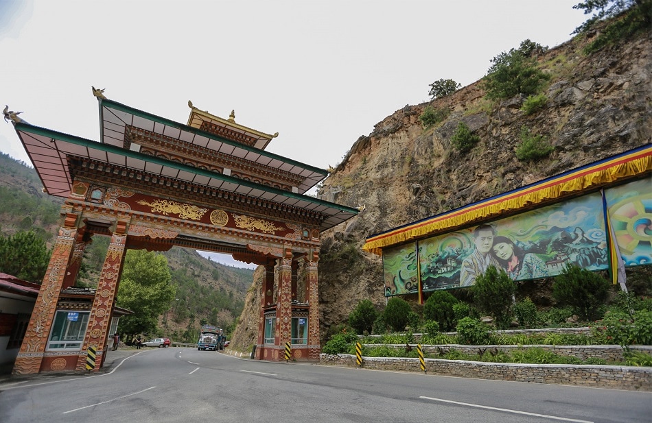 घर-घर में राजा-रानी की तस्वीरें