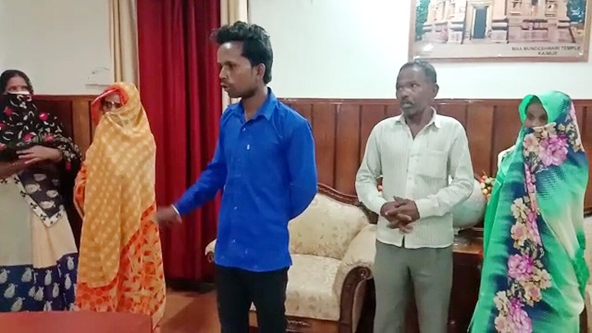 Two women arrested for robbing under the pretext of marriage Kaimur