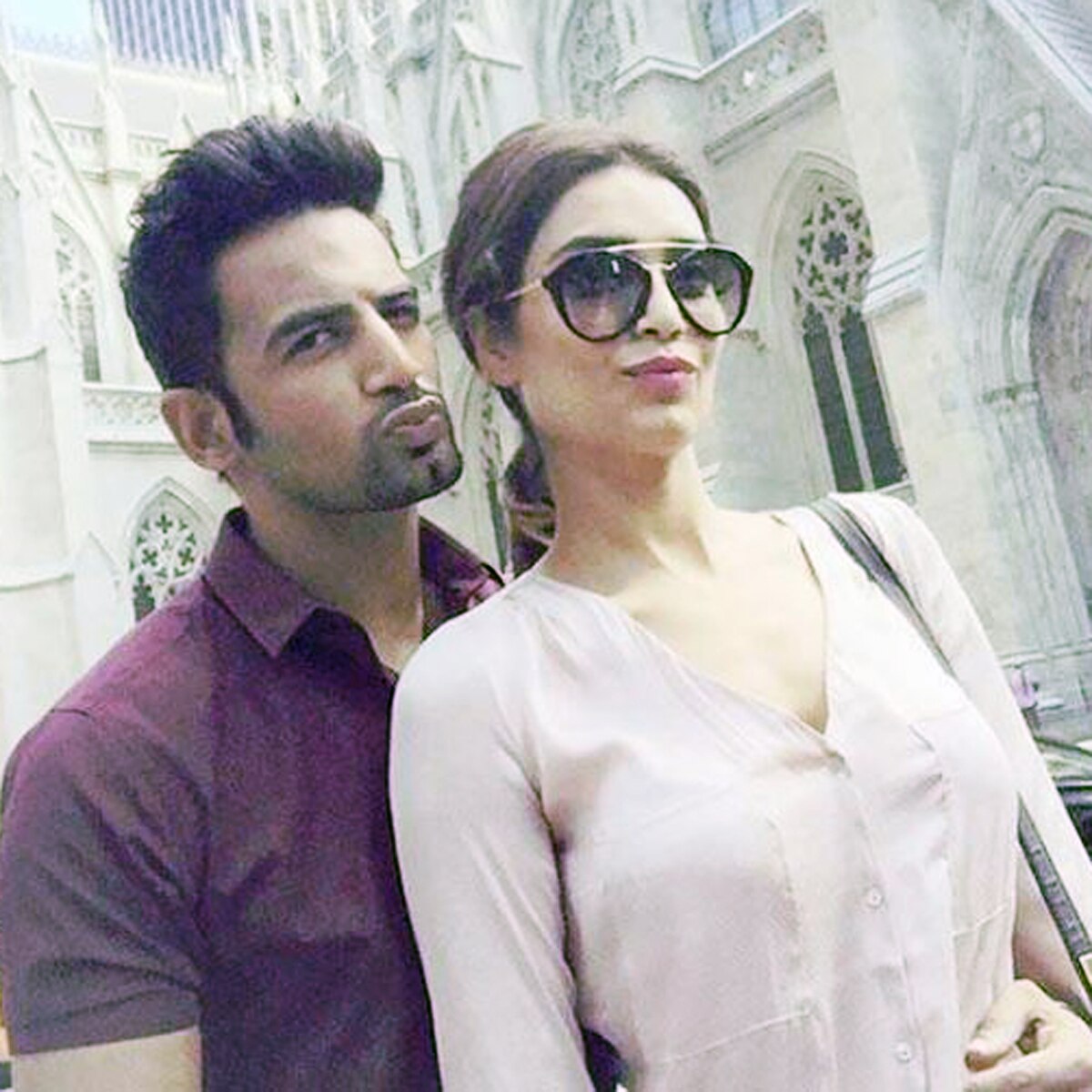 कर‍िश्मा तन्ना-उपेन पटेल 