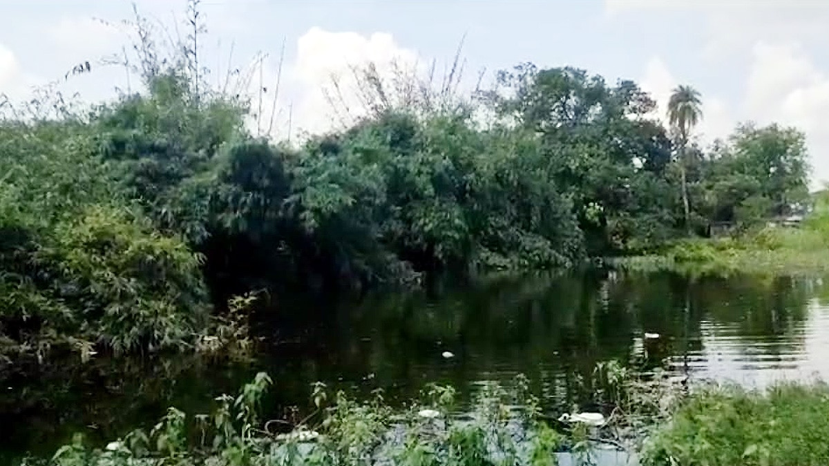 Khagaria girls drown in road side pit Bihar Election