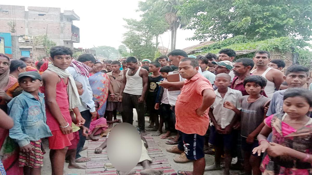 Khagaria Married woman kidnapped old man killed 