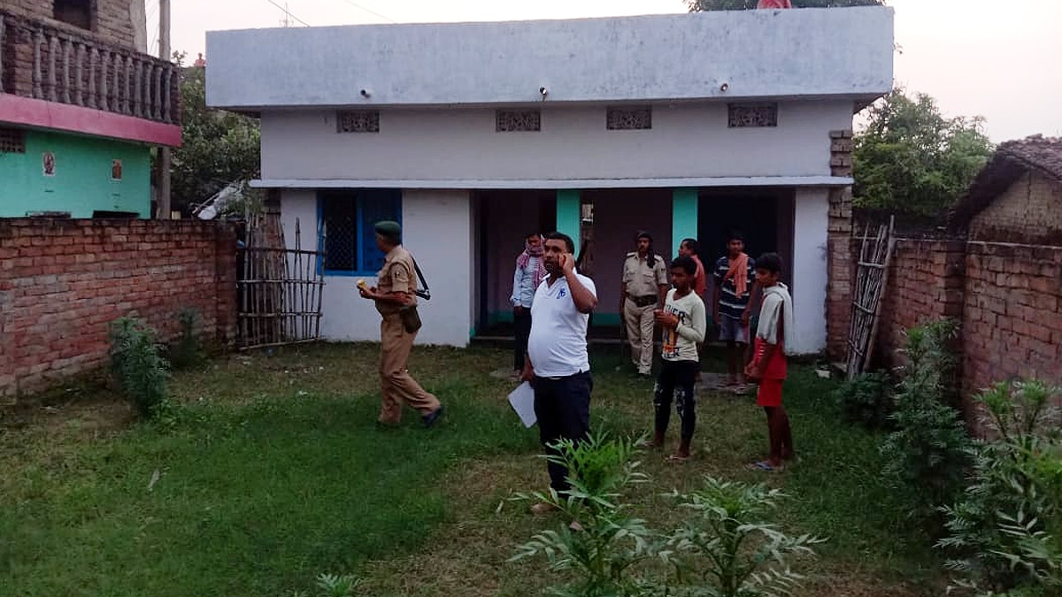 Khagaria Married woman kidnapped old man killed 