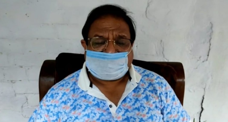 महिला के शव को चादर में टांगकर ले जाते वीडियो हुआ वायरल.