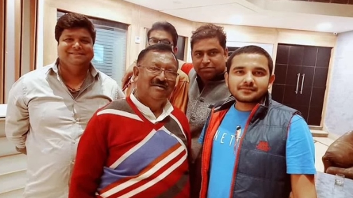 दोस्त बन गया ब्लैकमेलर.