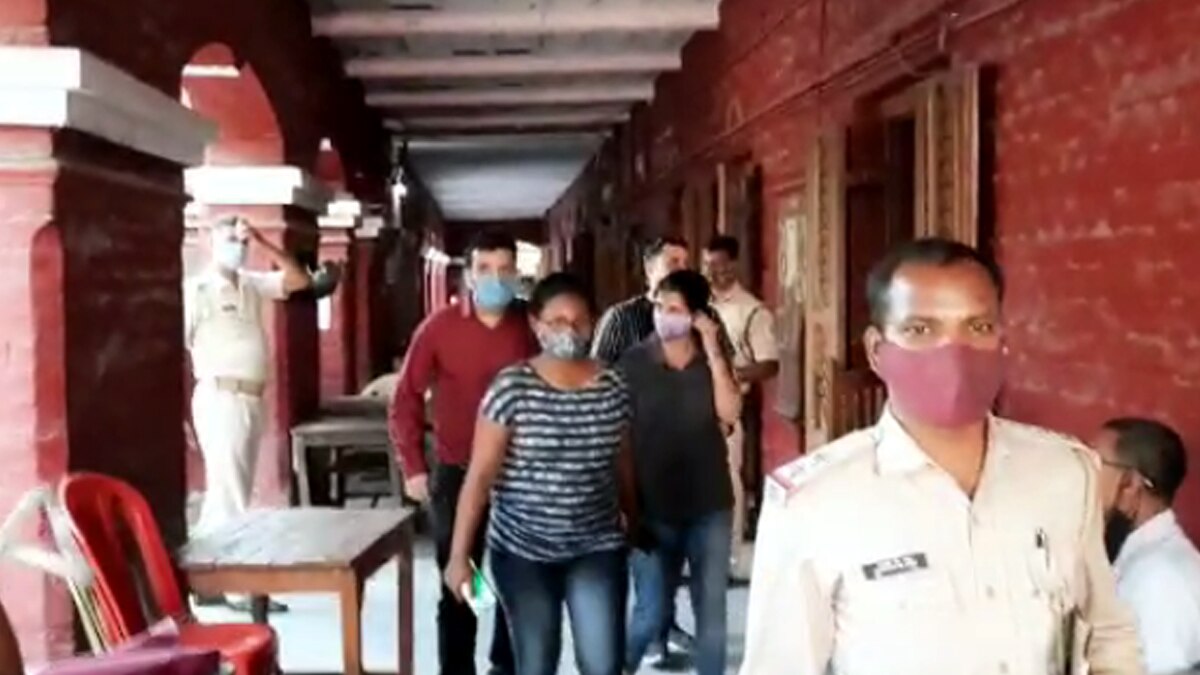 दोस्त बन गया ब्लैकमेलर.