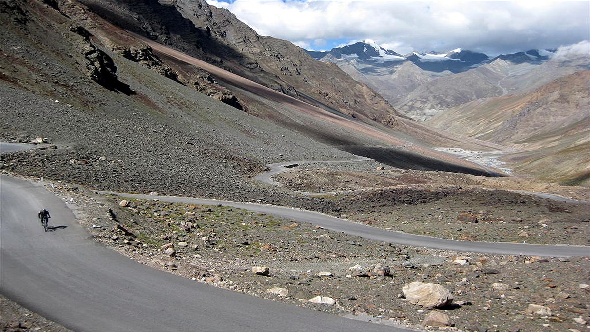 India Made Highest Motorable Road Mana Pass 