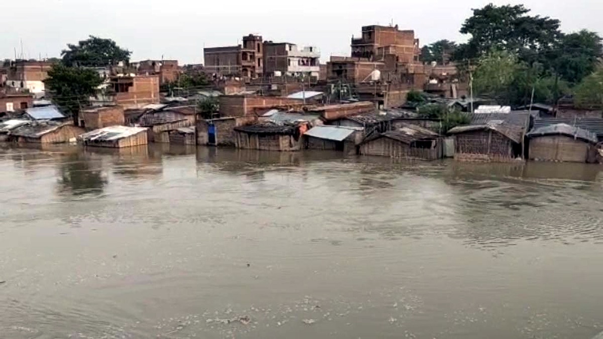 Nepal Releases water in Budhi Gandak River Muzaffarpur Lower Area Flooded 