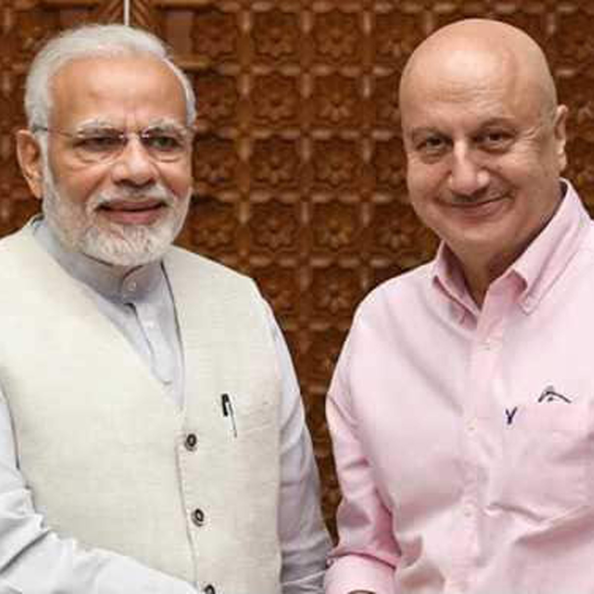 नरेंद्र मोदी और अनुपम खेर 