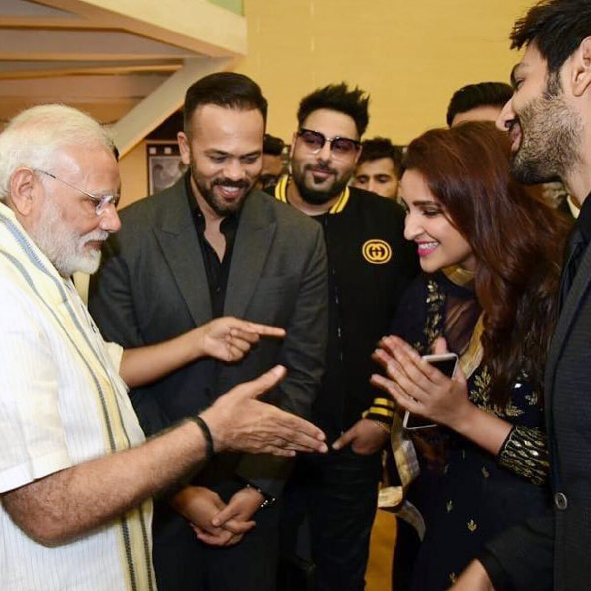 नरेंद्र मोदी और परिणीति चोपड़ा 