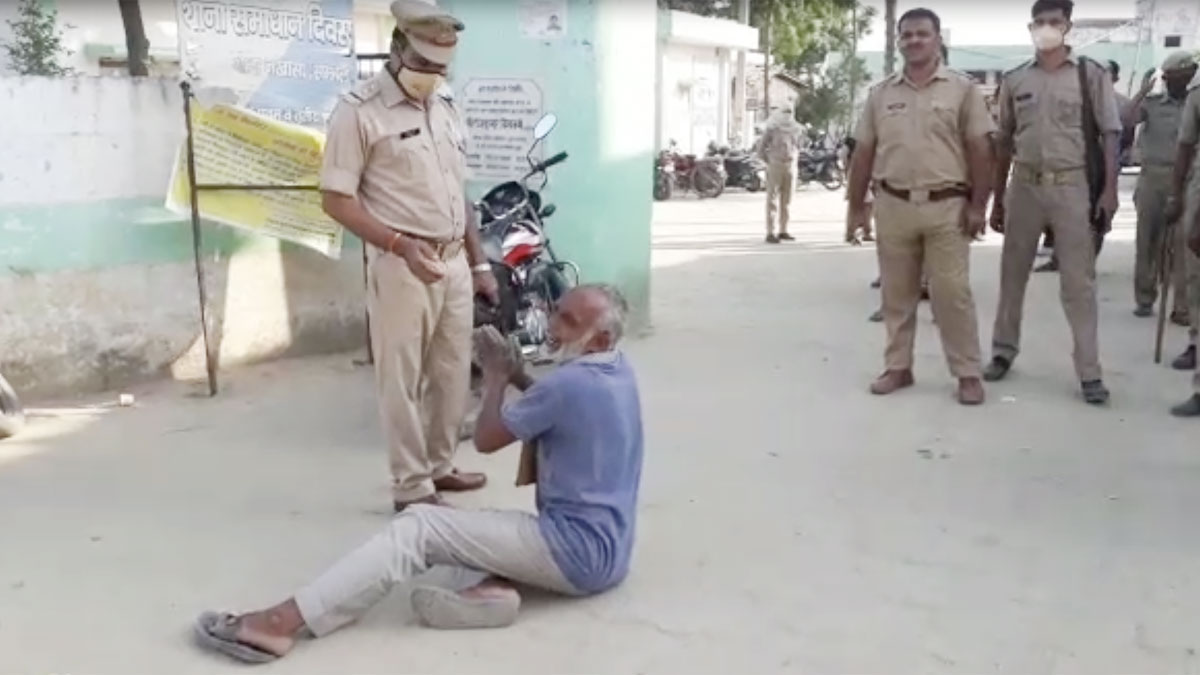 वंछित ने पैर पकड़कर मांगी माफी - (फोटो : आजतक)