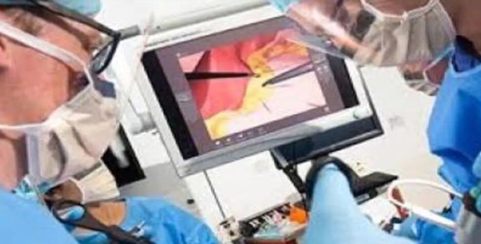 ऑपरेशन टेबल पर बातें करता रहा मरीज, डॉक्टर ने कर दी ब्रेन सर्जरी.