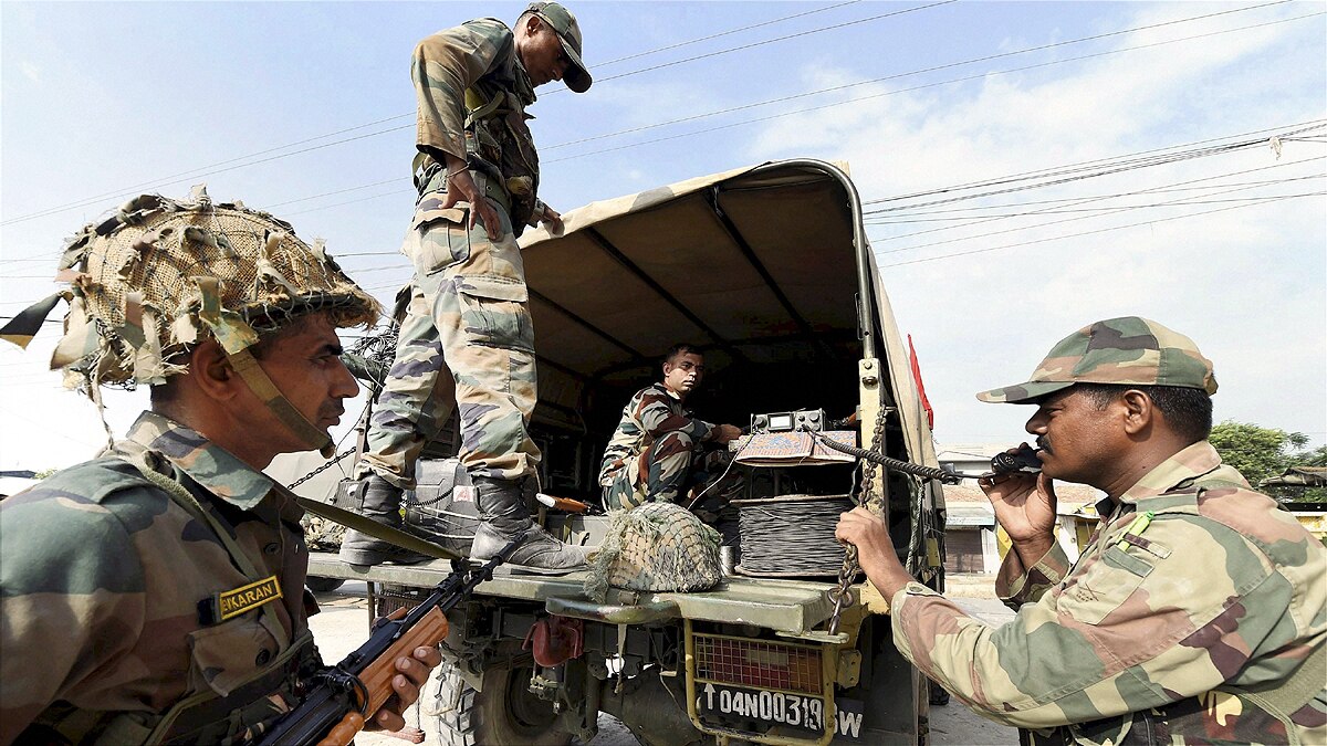 Pakistan Dumping Weapons Near Indian Border for Smuggling