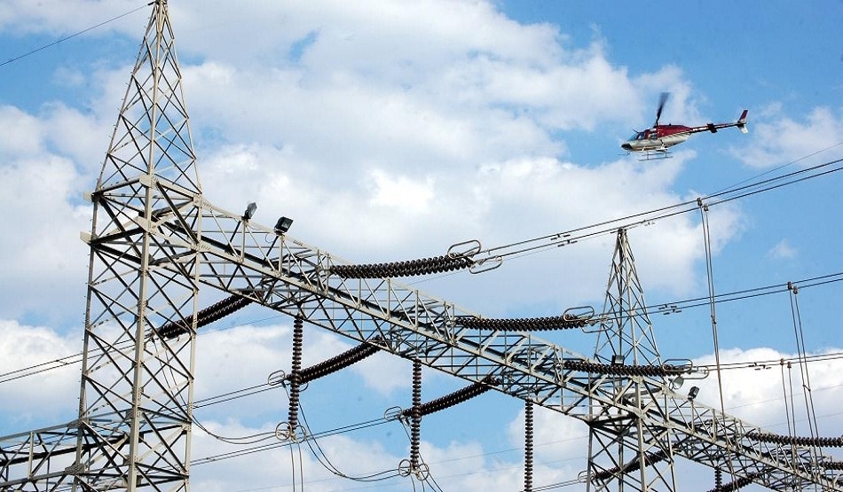 संपत्तियों में ट्रांसमिशन लाइनें शामिल