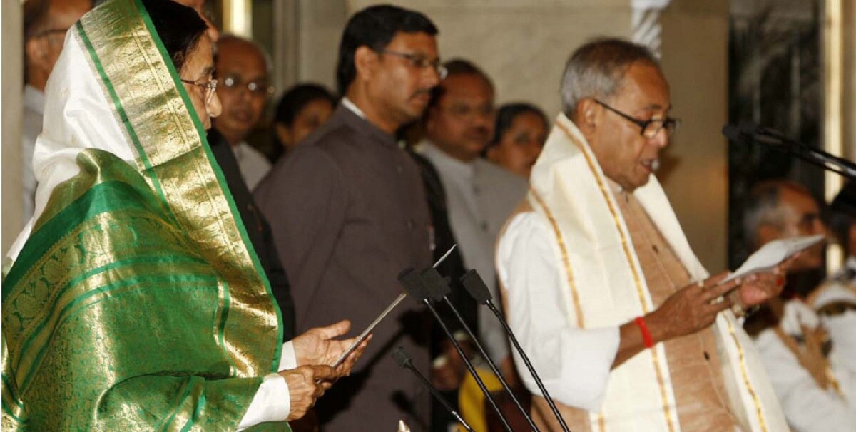 तस्वीरों में पूर्व राष्ट्रपति प्रणब मुखर्जी का राजनीतिक सफर