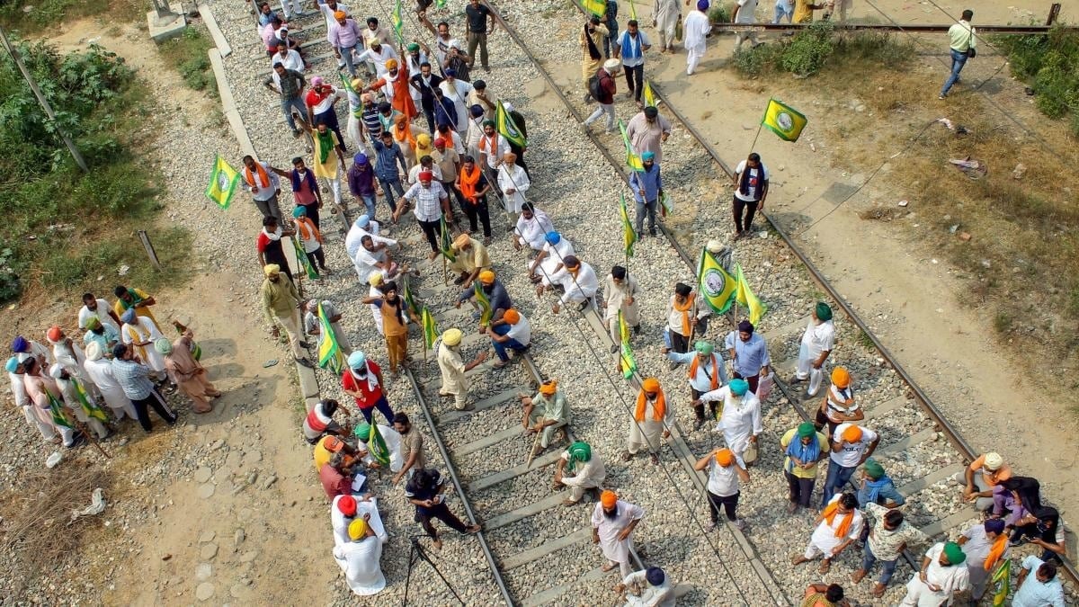 कृषि बिल के खिलाफ देशभर के किसान सड़कों पर