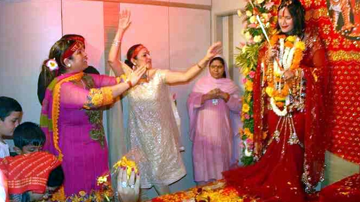 राधे मां.