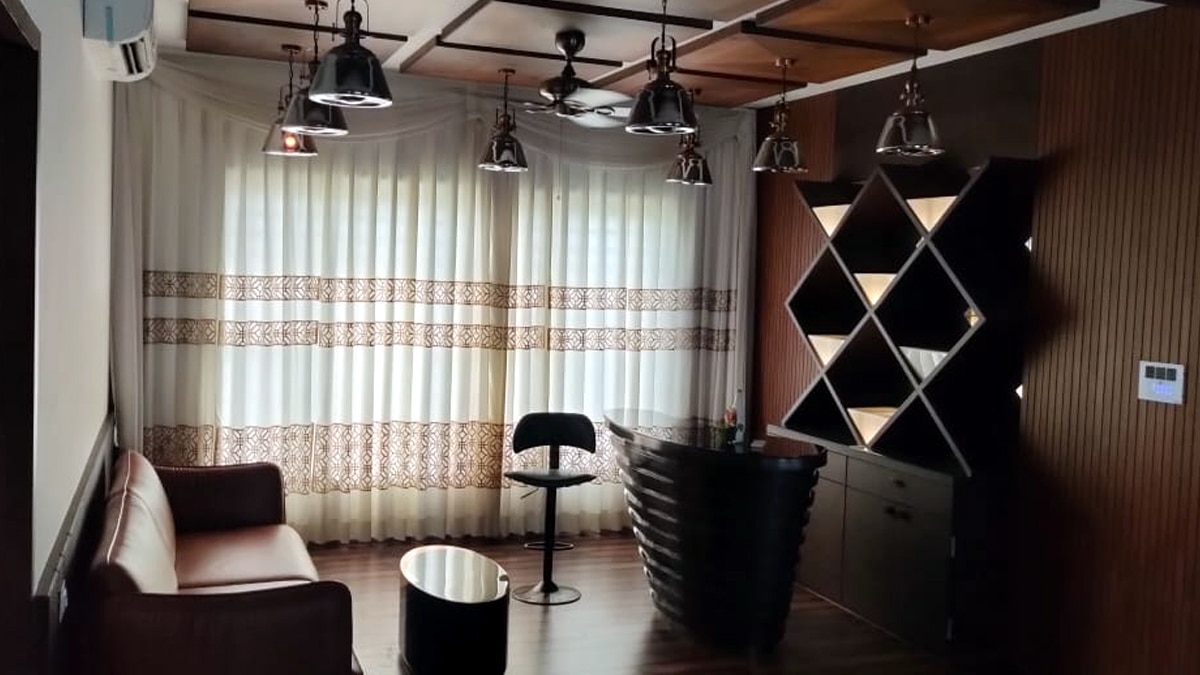 प्रदीप खन्ना का आलीशान घर.